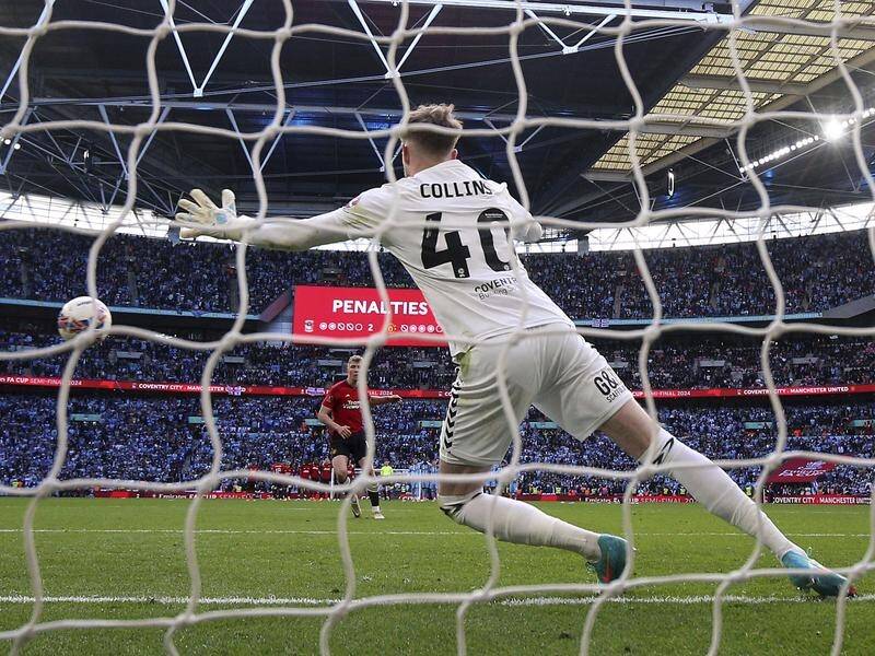 Man United's Rasmus Hojlund scores the winning penalty against Coventry in the FA Cup semifinal. (AP PHOTO)